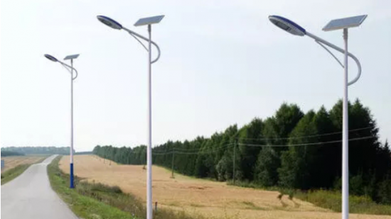 【苏州太阳能路灯生产商】8米太阳能路灯间距在多少米...